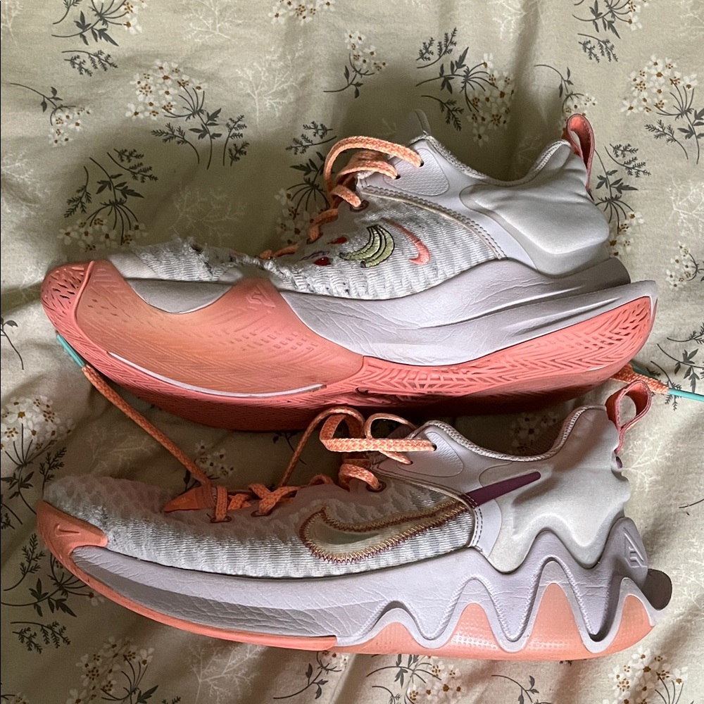 Nike Women's Athletic Shoes in Pink and White